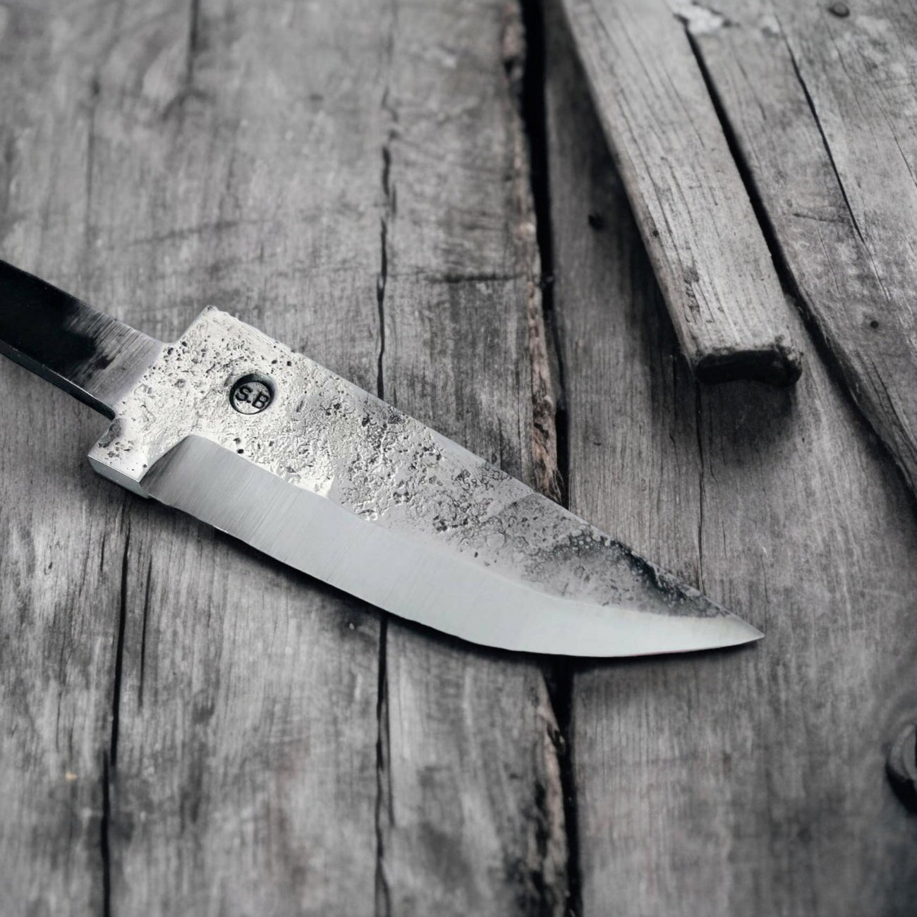 Smidda kolståls Knivblad för knivslöjd