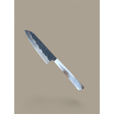 Handgjord kockniv  av renhorn och smitt blad